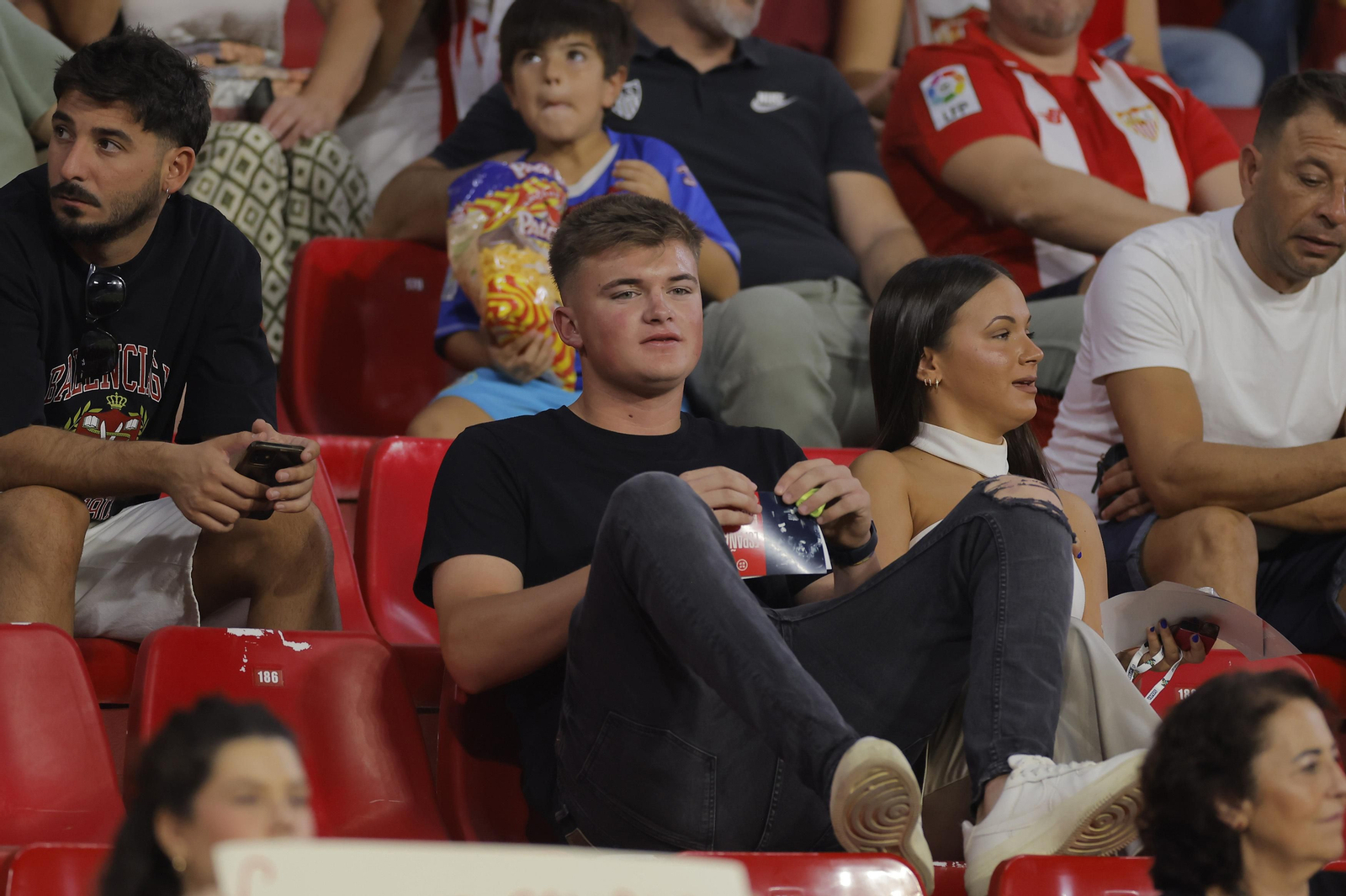 Búscate en las fotos del Sevilla-Rayo