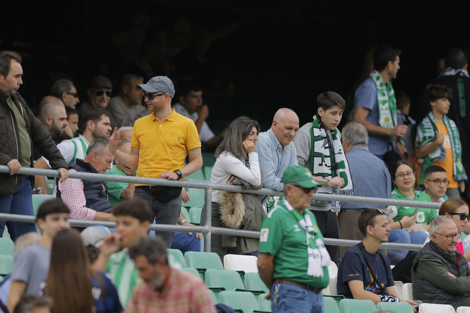 Búscate en las fotos del Betis-Osasuna