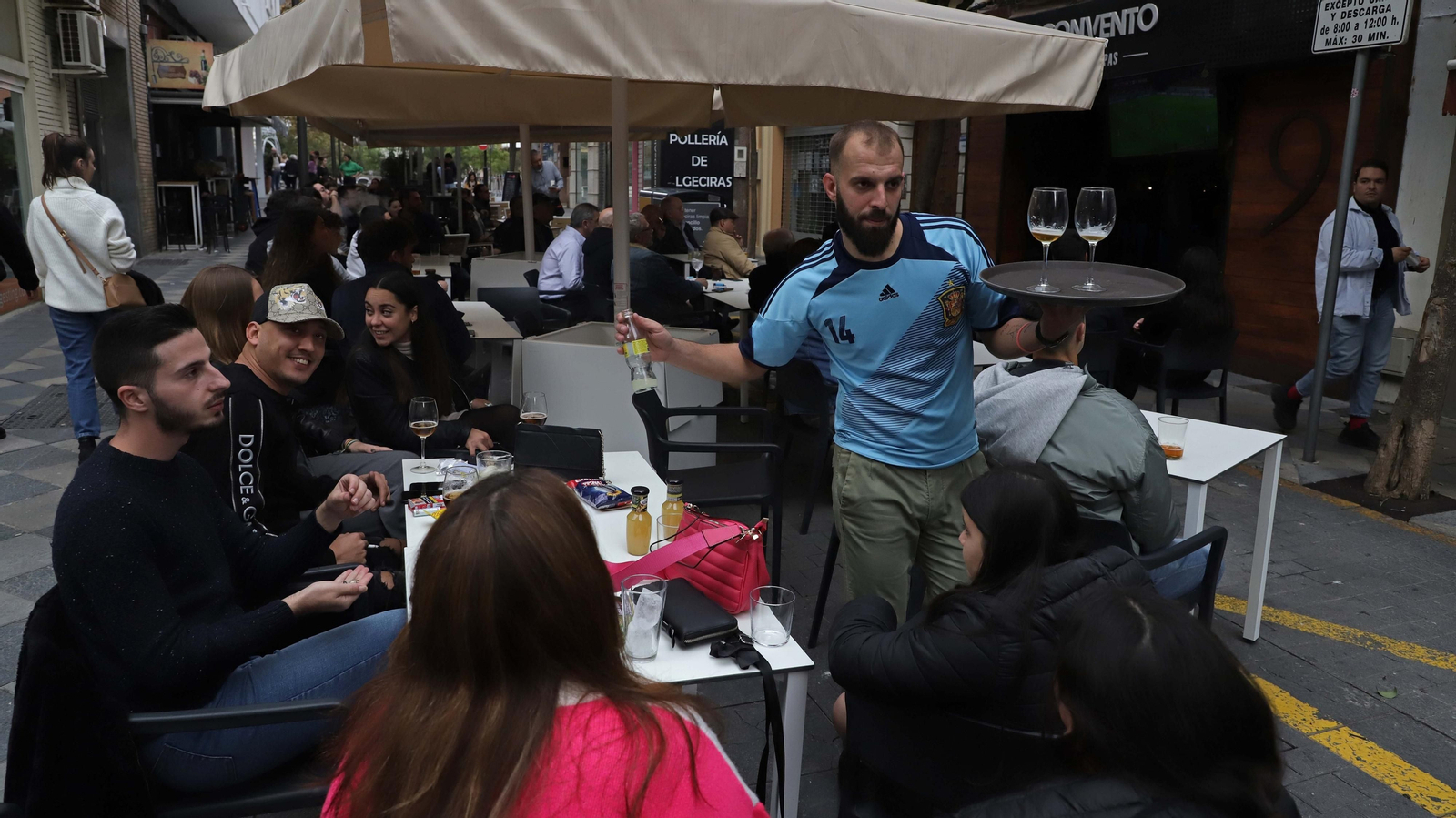 Fotos del ambiente durante el Marruecos - España en Algeciras