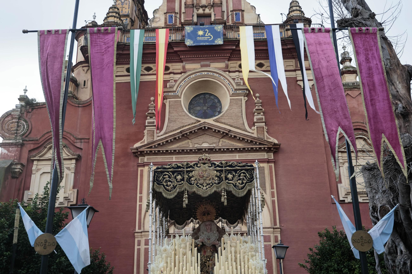 Las imágenes de la procesión del traslado de la Estrella a la catedral