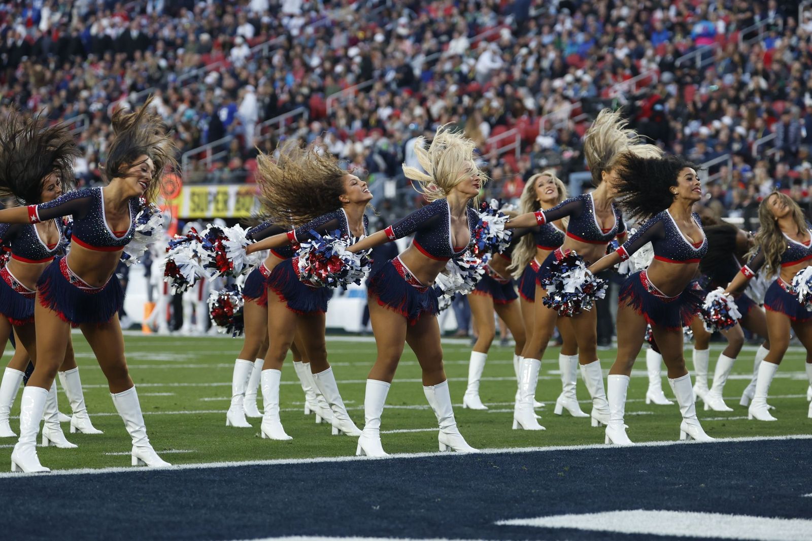 Las mejores fotos de la Super Bowl con la actuación de Bad Bunny
