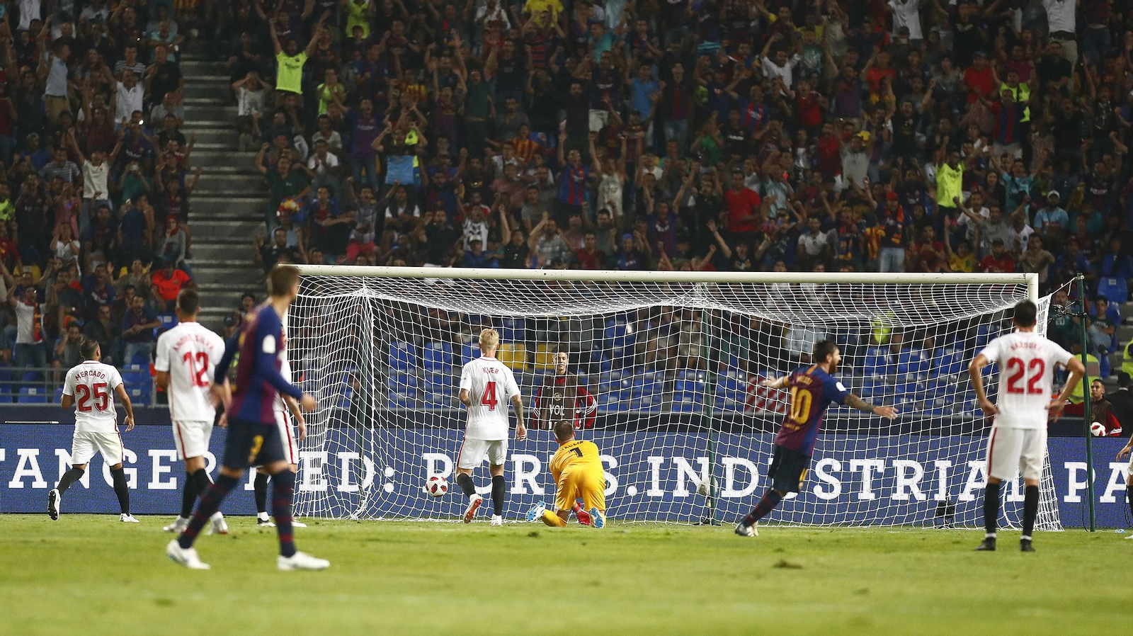 Las imágenes del Sevilla-Barcelona de la Supercopa