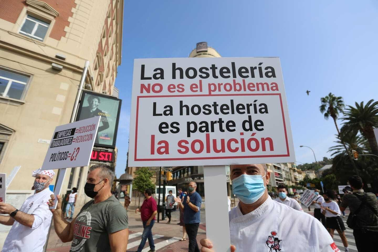 Fotos: Los hosteleros de Málaga alzan la voz para exigir un plan de rescate