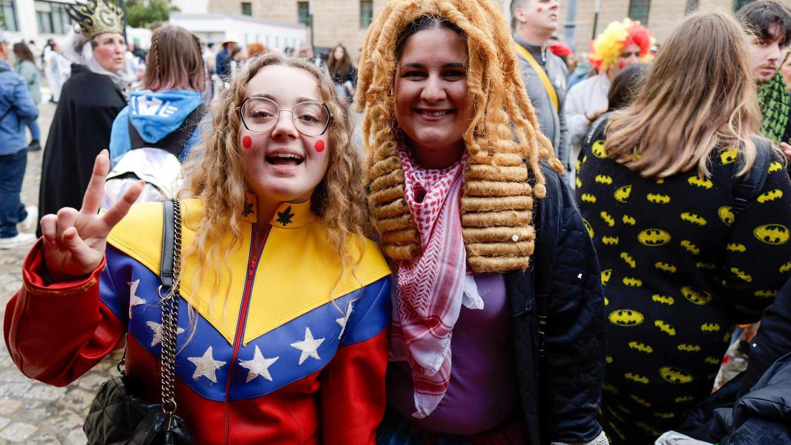Búscate entre las mejores imágenes de la final del COAC 2025 del Carnaval de Cádiz
