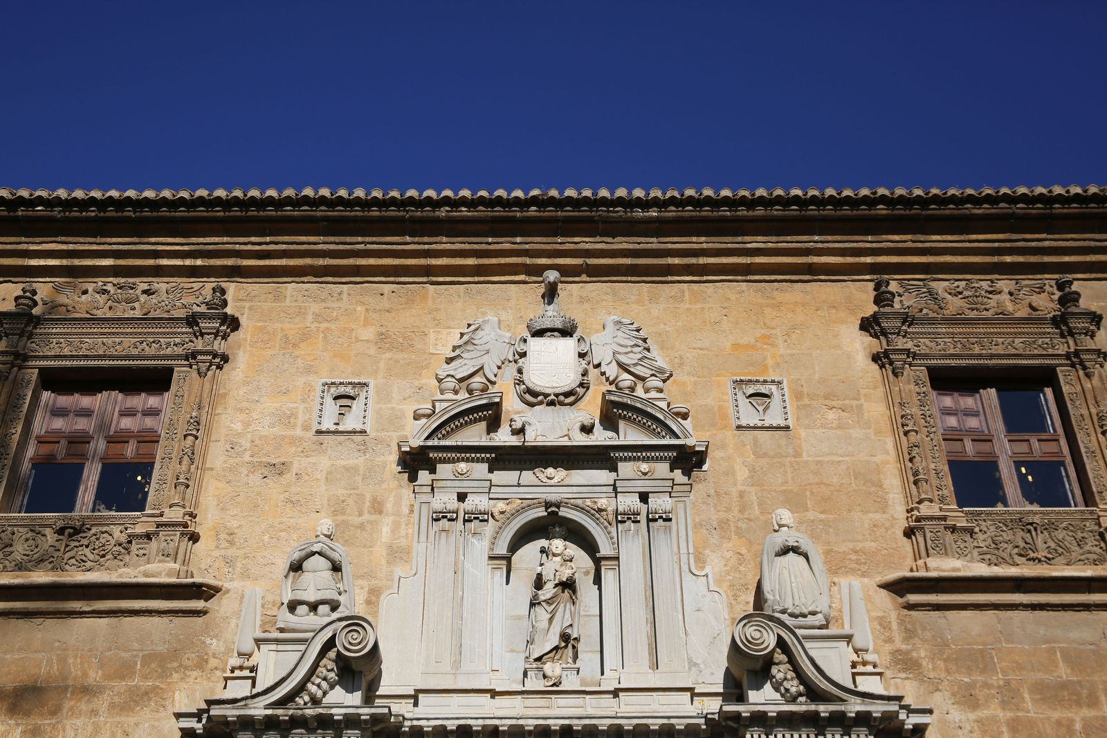 La Universidad de Granada convoca más de 200 plazas de docente en la Oferta Pública de Empleo de 2023