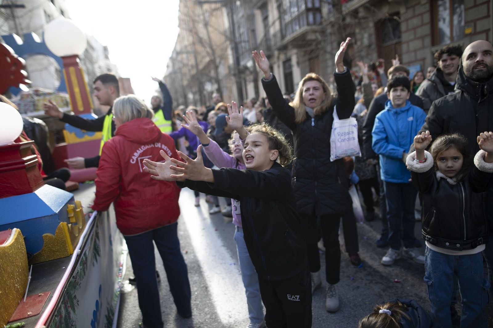 La Cabalgata de los Reyes Magos 2026 en Granada, en imágenes