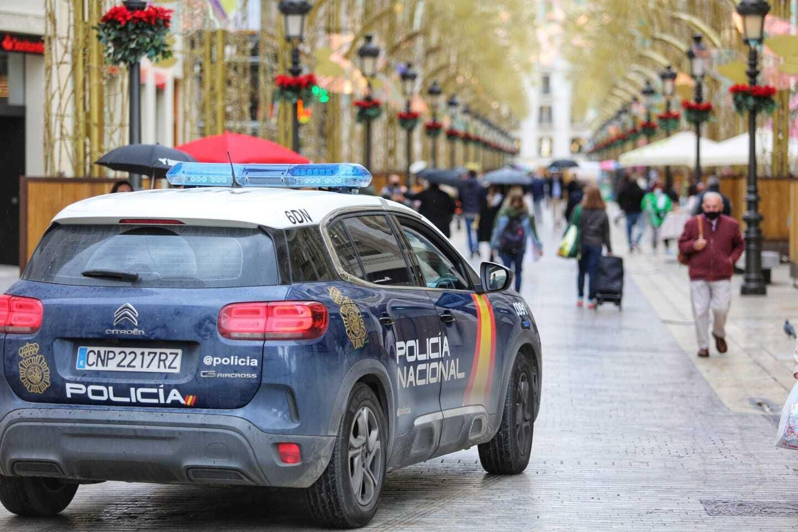 Un vehículo de la Policía Nacional en Málaga