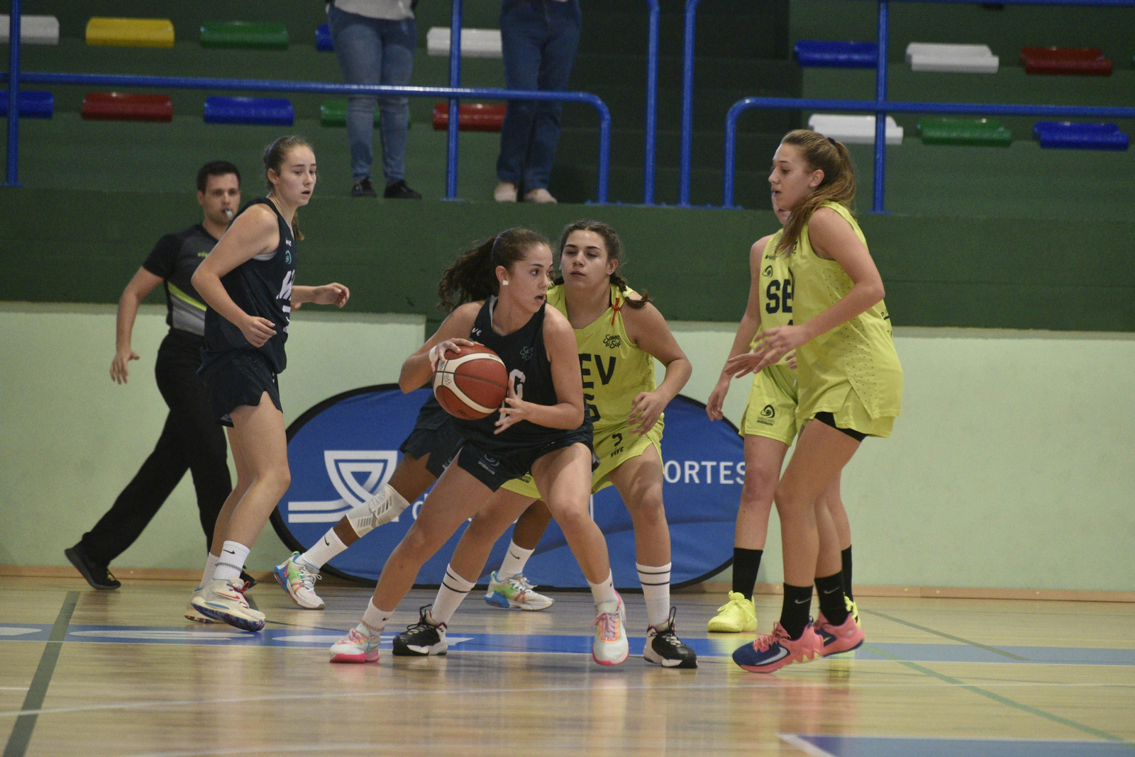 La primera jornada del Andaluz infantil femenino de baloncesto en La Línea