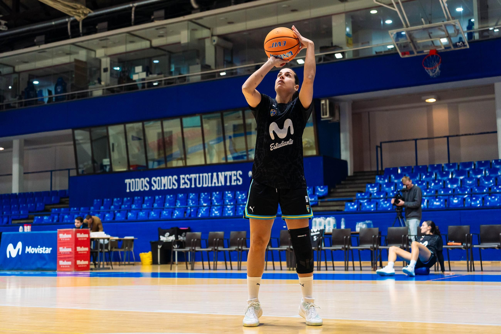 El CAB Estepona da vida al Movistar Estudiantes (85-60)