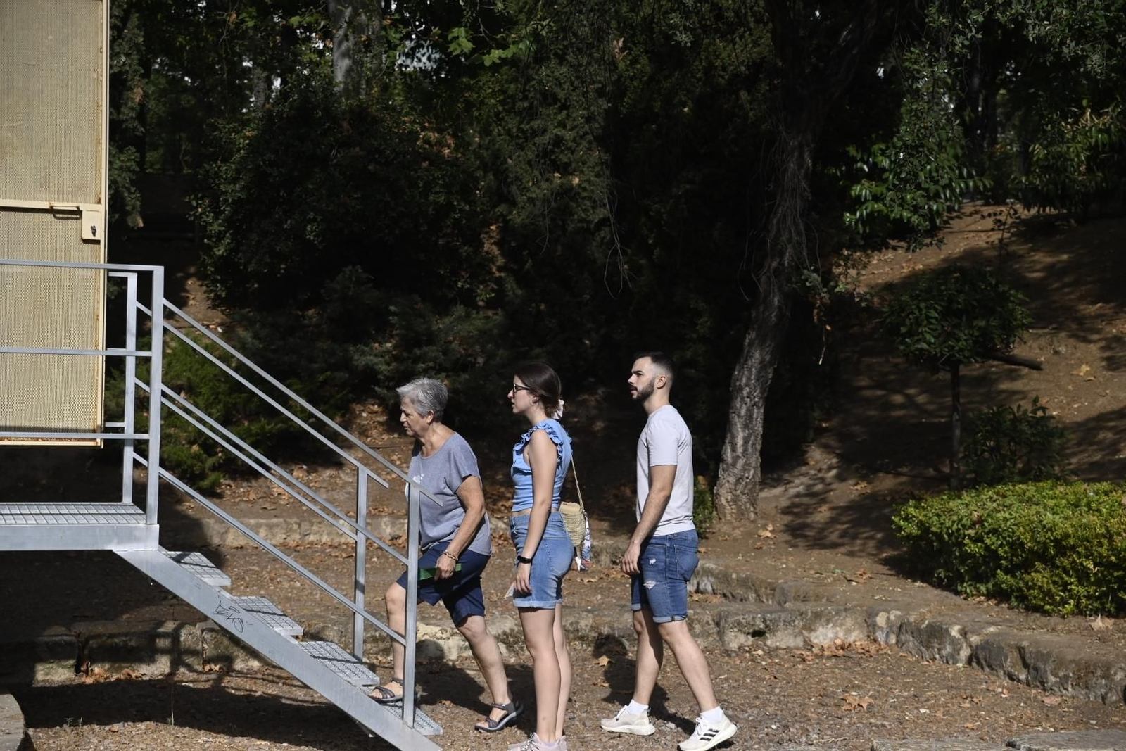 La apertura de los mausoleos romanos de Córdoba, en imágenes