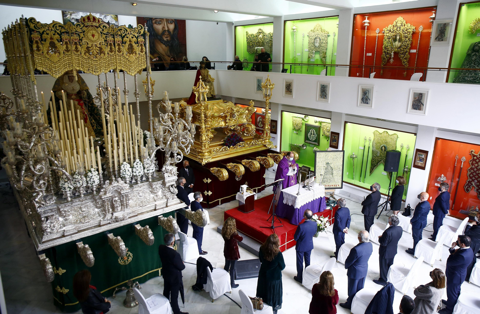 Las fotos del Lunes Santo en Málaga: la devoción en el barrio de La Trinidad