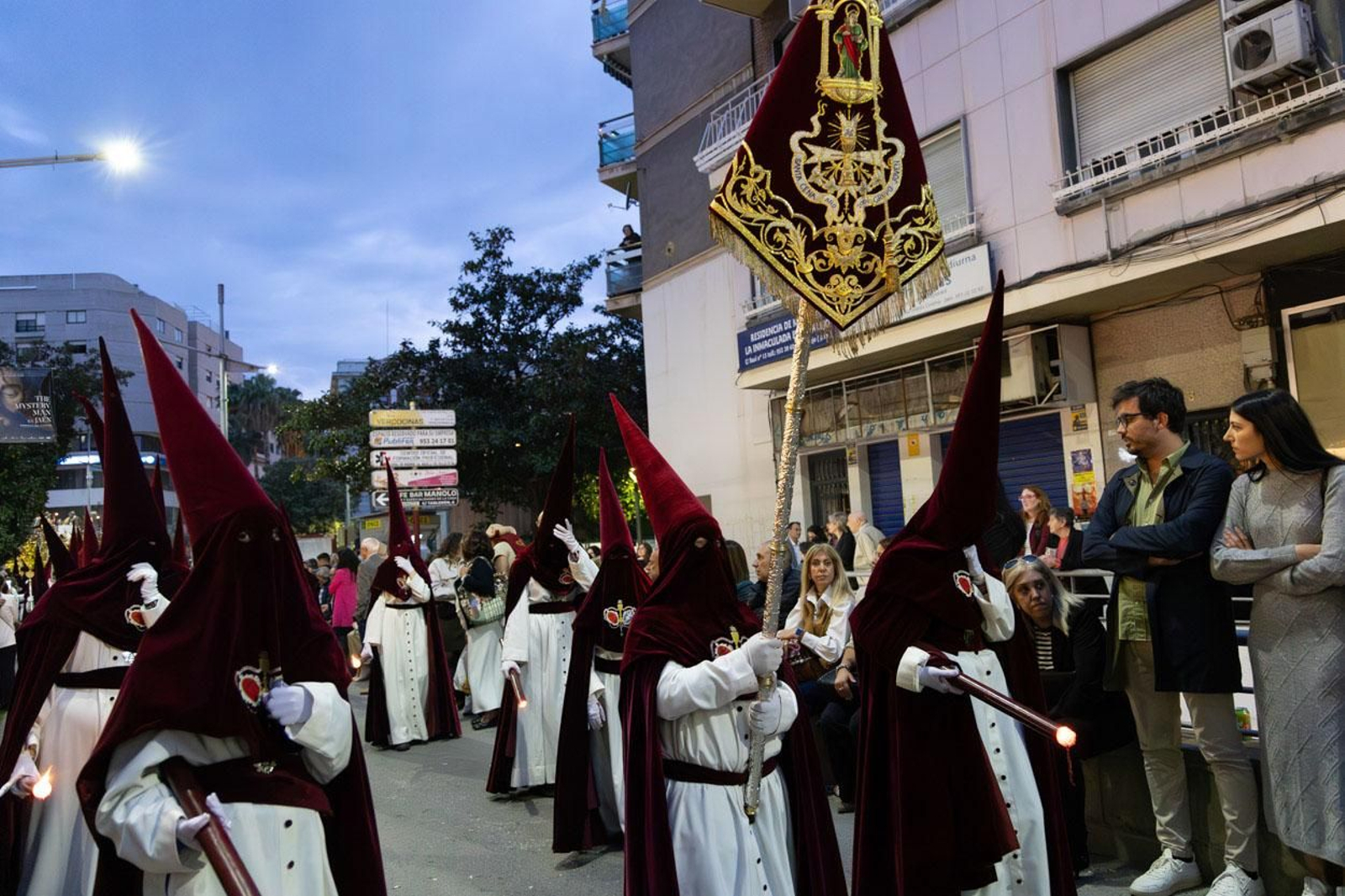 Los jiennenses arropan a las tres cofradías de la tarde en un Domingo de Ramos más caluroso de lo esperado (II)