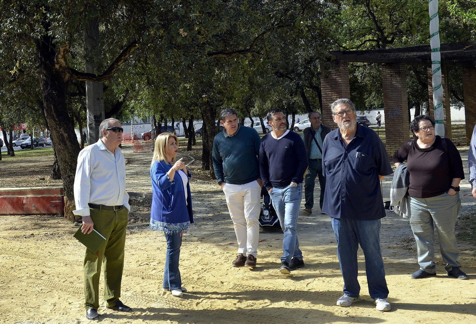 La alcaldesa de Jerez, Mamen Sánchez, durante una vista al parque de La Plata. La alcaldesa de Jerez, Mamen Sánchez, durante una vista al parque de La Plata.