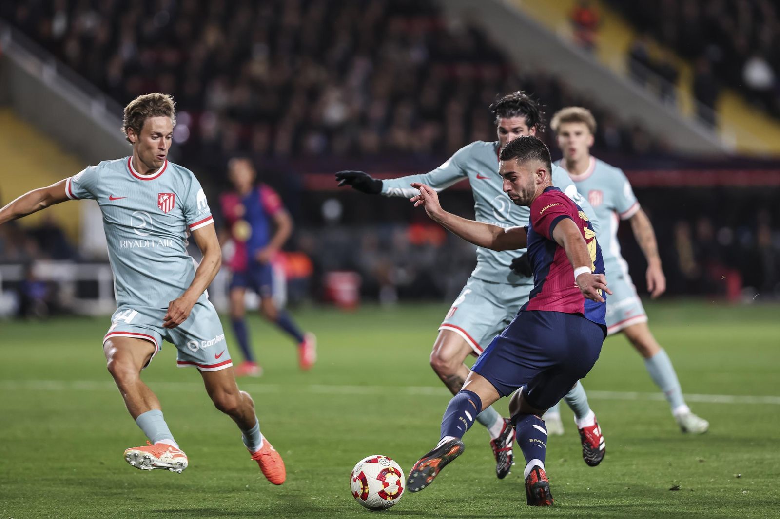 Las fotos del espectacular Barcelona - Atlético de Madrid