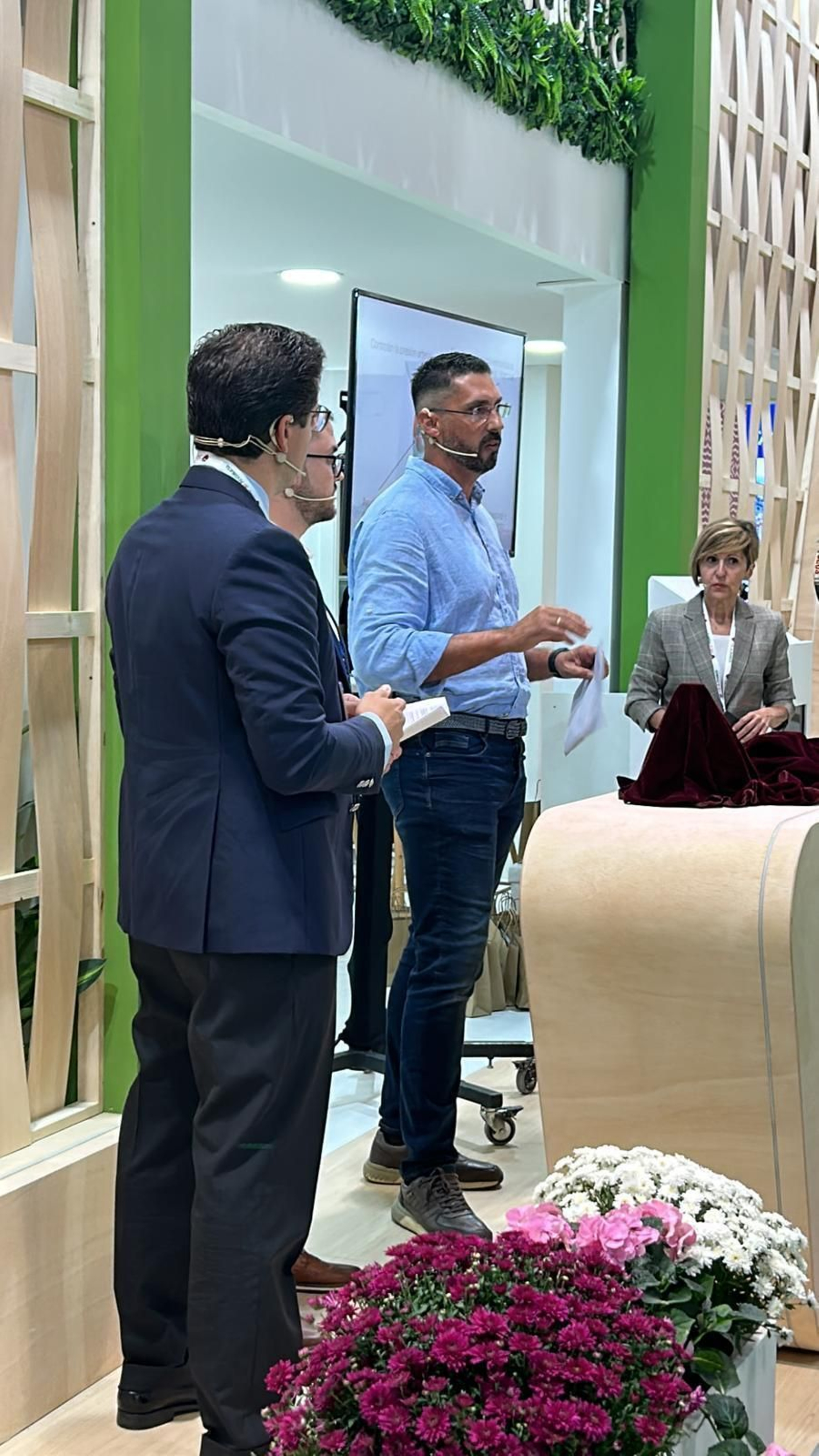 La presencia de Huelva en el primer día de Fruit Atracttion, en imágenes