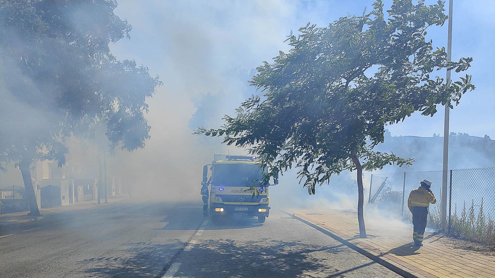 Las fotos del incendio en la barriada de San Bernabé