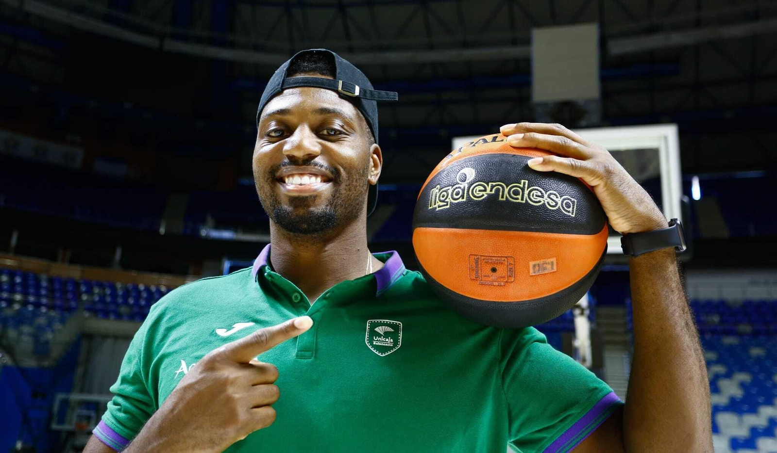 La presentación de Melvin Ejim, en imagénes