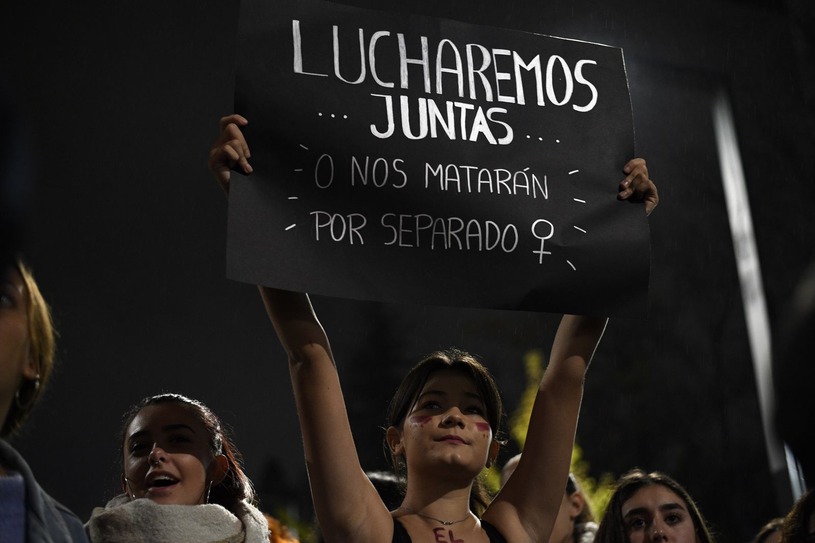 6.000 rugidos de feminismo en el 25-N para borrar del mapa la violencia de género