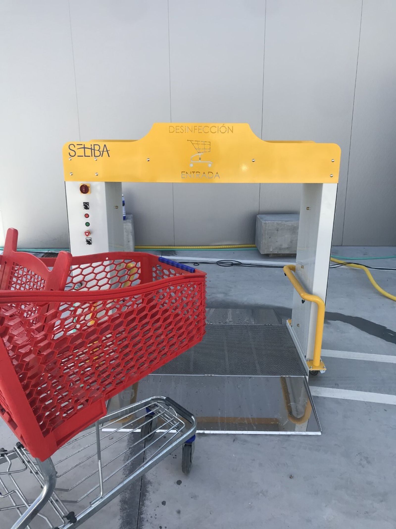 La cabina de desinfección creada por la empresa Seliba
