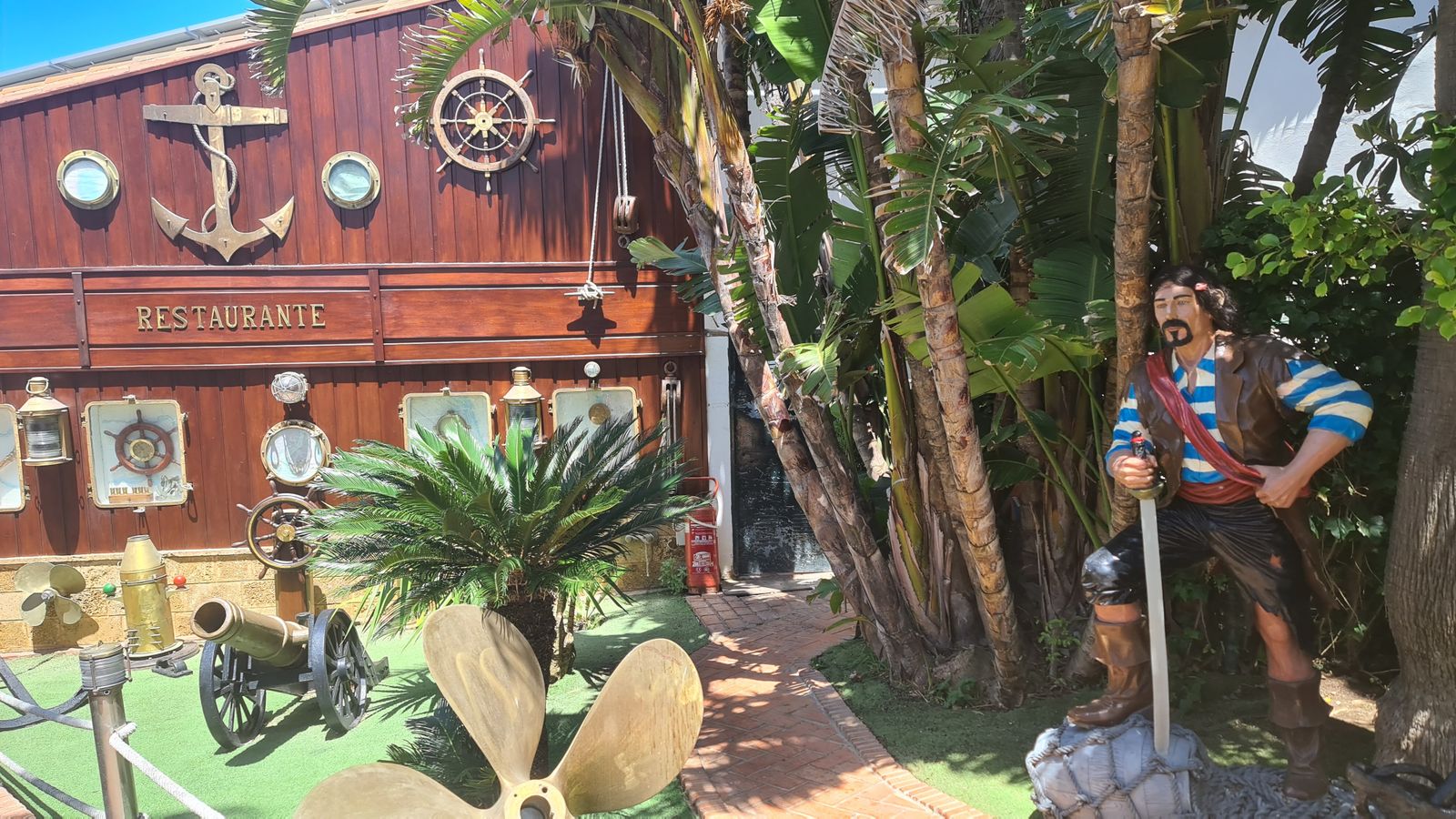 Piratas en Timón de Roche