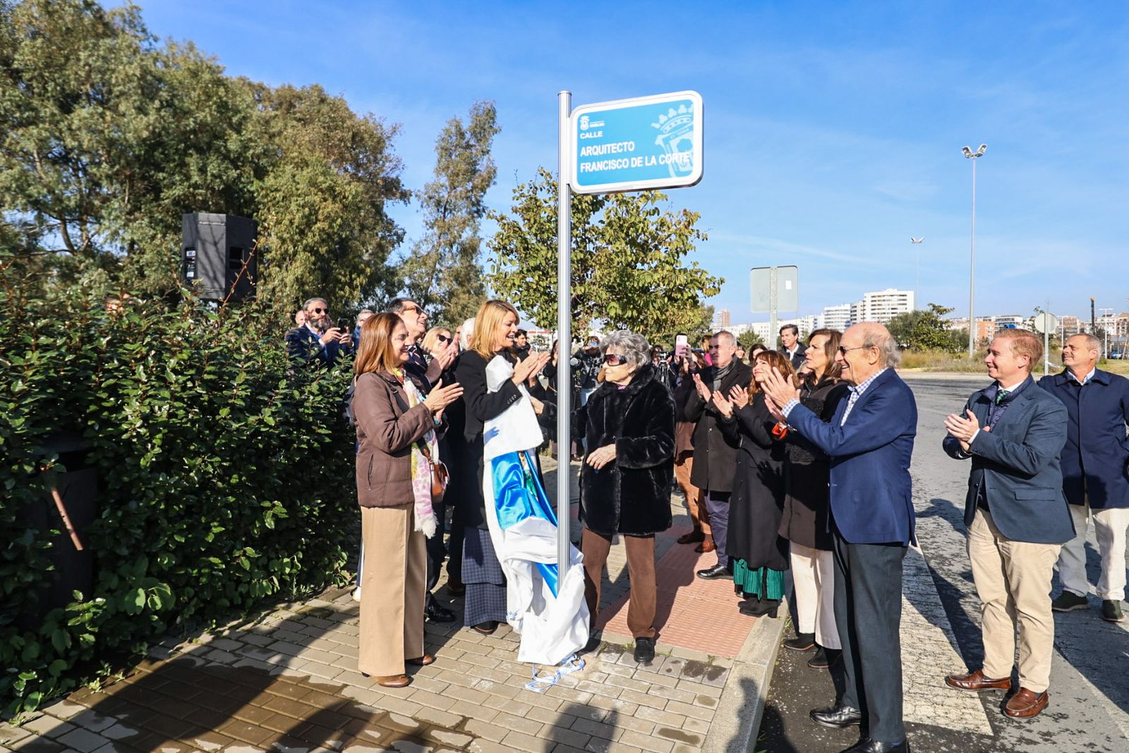 Fotografías de la rotulación de la calle Arquitecto Francisco de la Corte