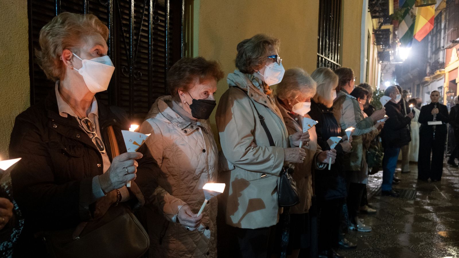 El vía crucis con el Cristo del Mandato, en imágenes