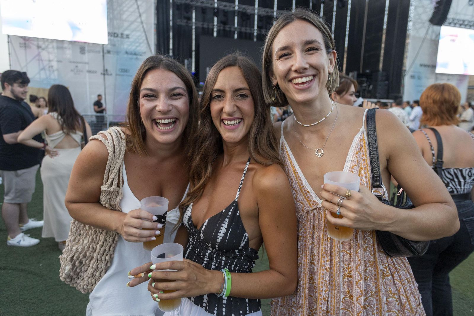 Búscate en las imágenes del concierto de La Plazuela en Bahía Sound