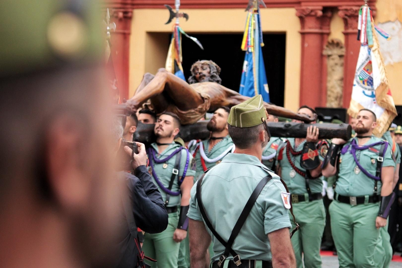 Las fotos de la Legión en el traslado del Cristo de Mena en Málaga este Jueves Santo Las fotos de la Legión en el traslado del Cristo de Mena en Málaga este Jueves Santo