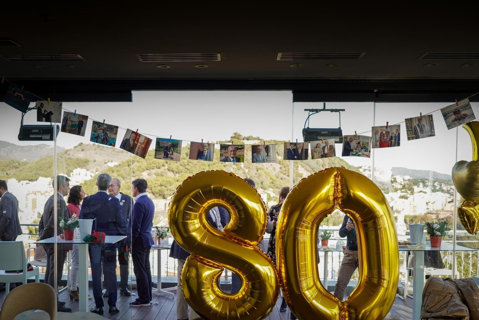 El alcalde de Málaga cumple 80 años: Estas son las fotos de la fiesta El alcalde de Málaga cumple 80 años: Estas son las fotos de la fiesta