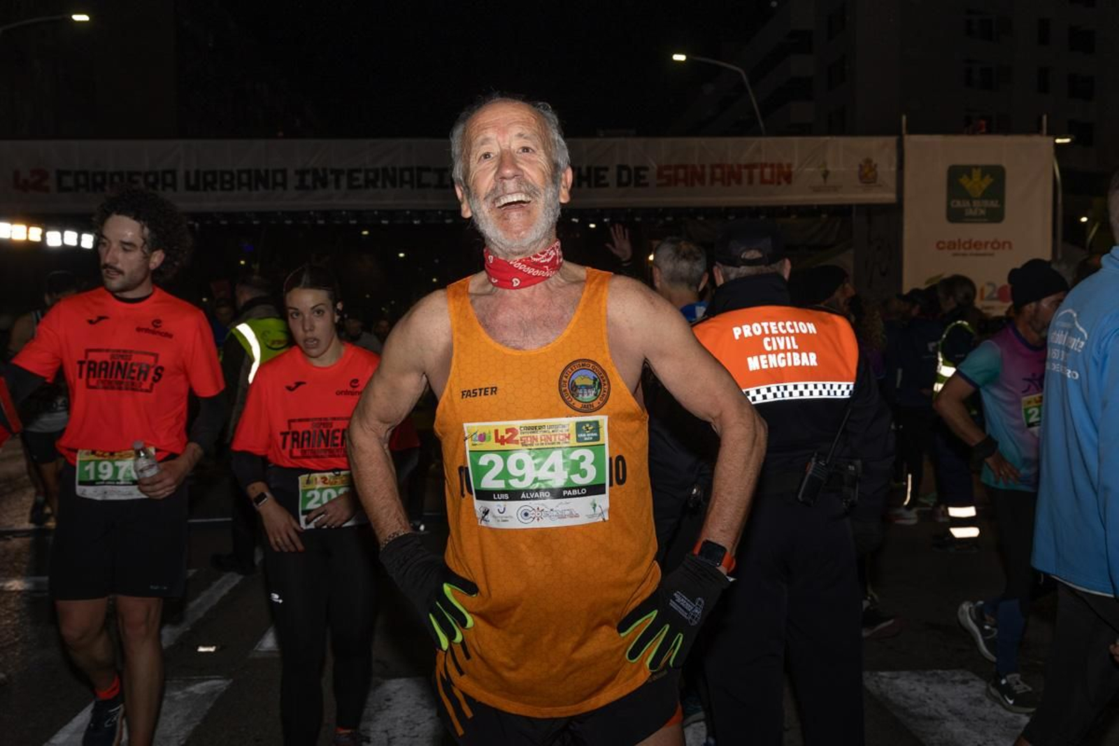 En imágenes: búscate en tu llegada a meta de la Carrera de San Antón 2025 (7)