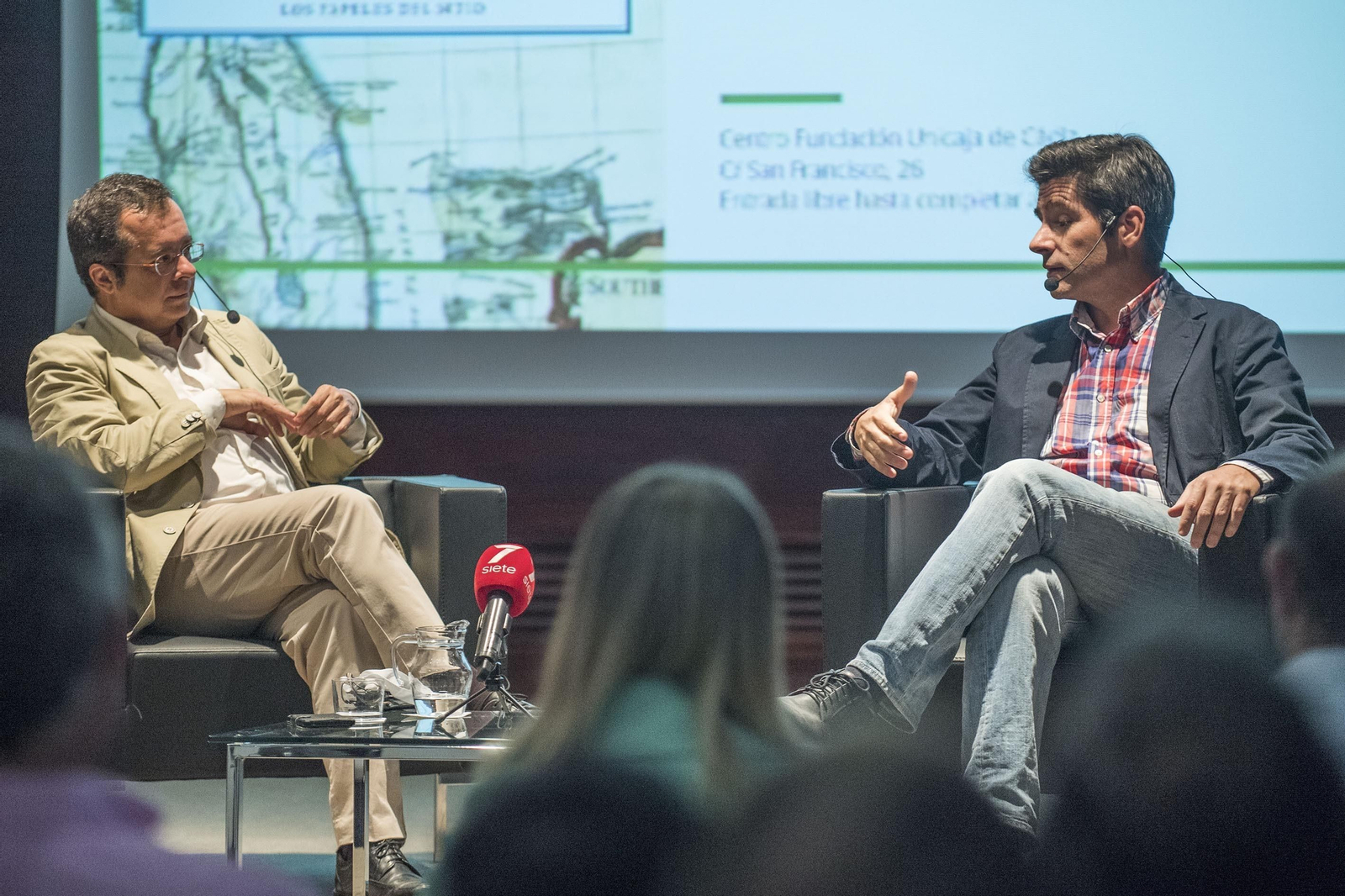 Francisco Reyero (derecha), con Juan Manuel Marqués este viernes en Cádiz.