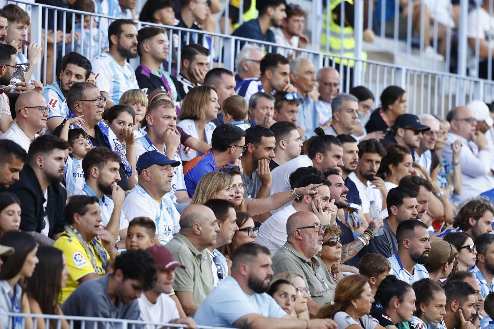 Búscate en las gradas de La Rosaleda durante el Málaga CF-Cádiz