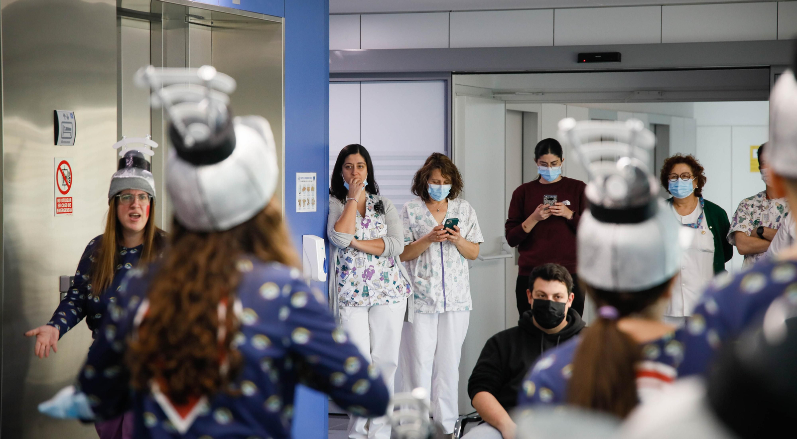 Carnaval para los niños y niñas del hospital Materno Infantil de Almería contado en imágenes