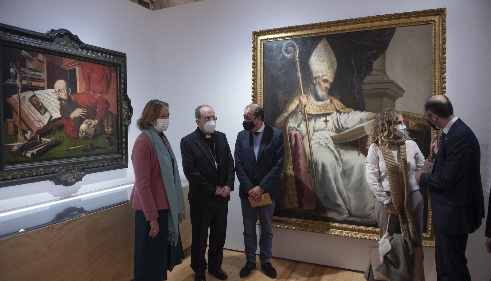 Mar Sánchez Estrella, Monseñor Asenjo, el rector Miguel Ángel Castro, Isabel Ojeda y Luis Méndez ante el 'San Isidoro' de Murillo que presta la Catedral de Sevilla.