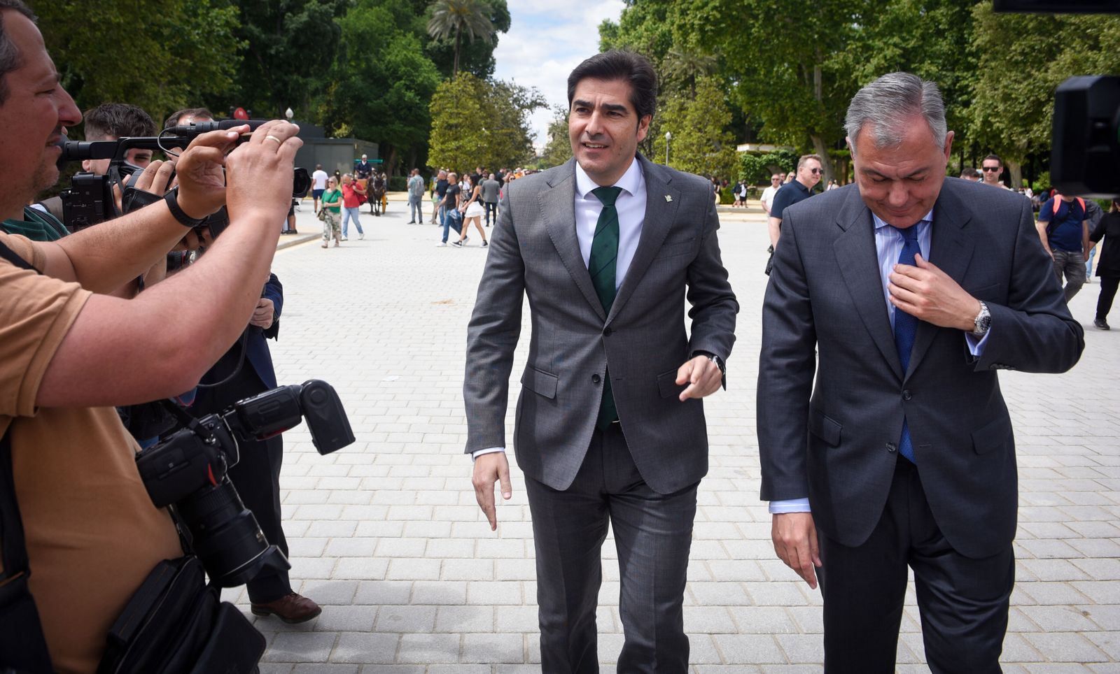 El derbi sevillano | Las fotos del alcalde y los presidentes de Betis y Sevilla