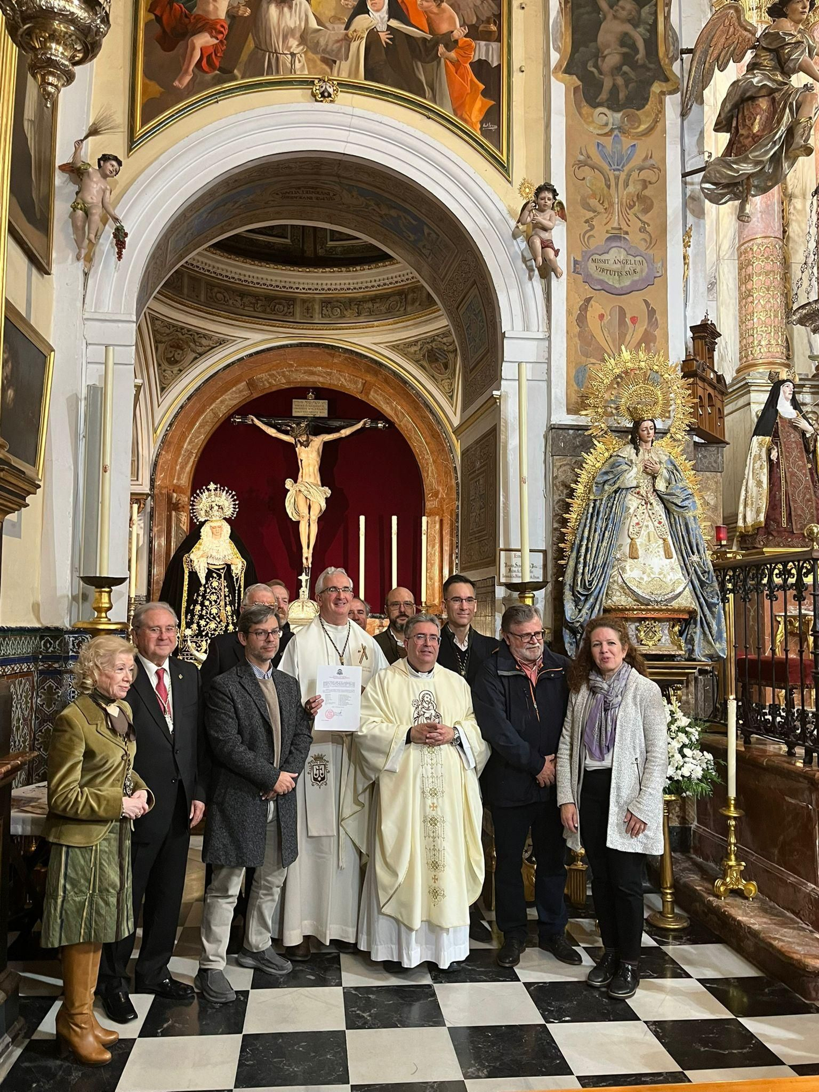 La nueva junta directiva de la Agrupación de los Desamparados