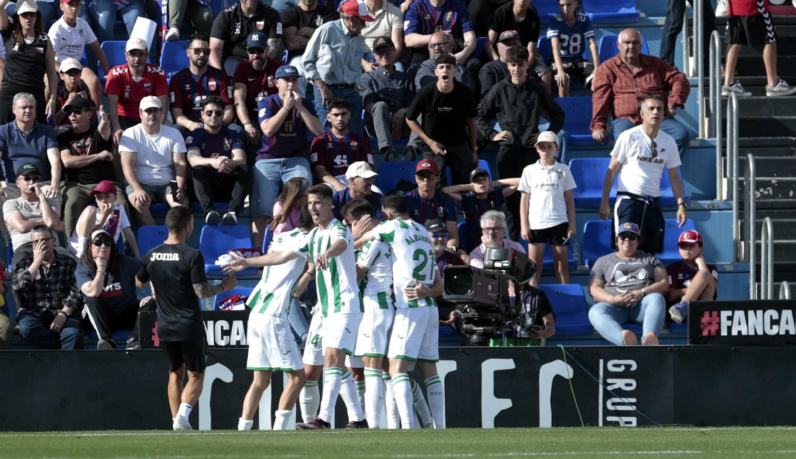 Las mejores fotos del Eldense - Córdoba CF en el Nuevo Pepico Amat