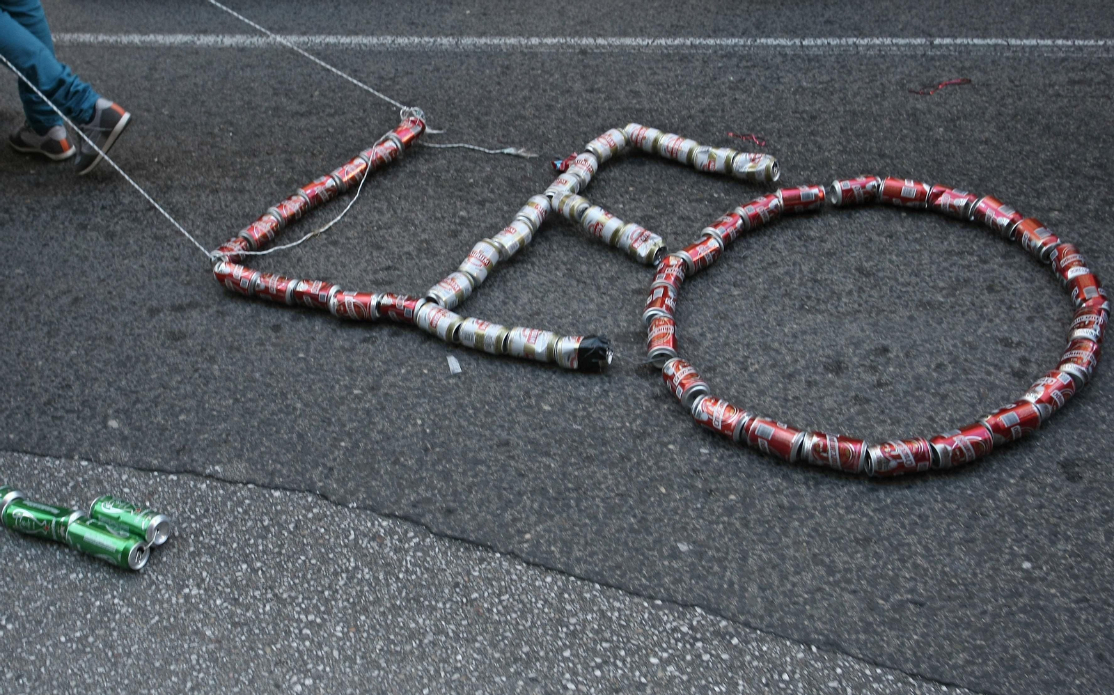Arrastre de latas en Algeciras