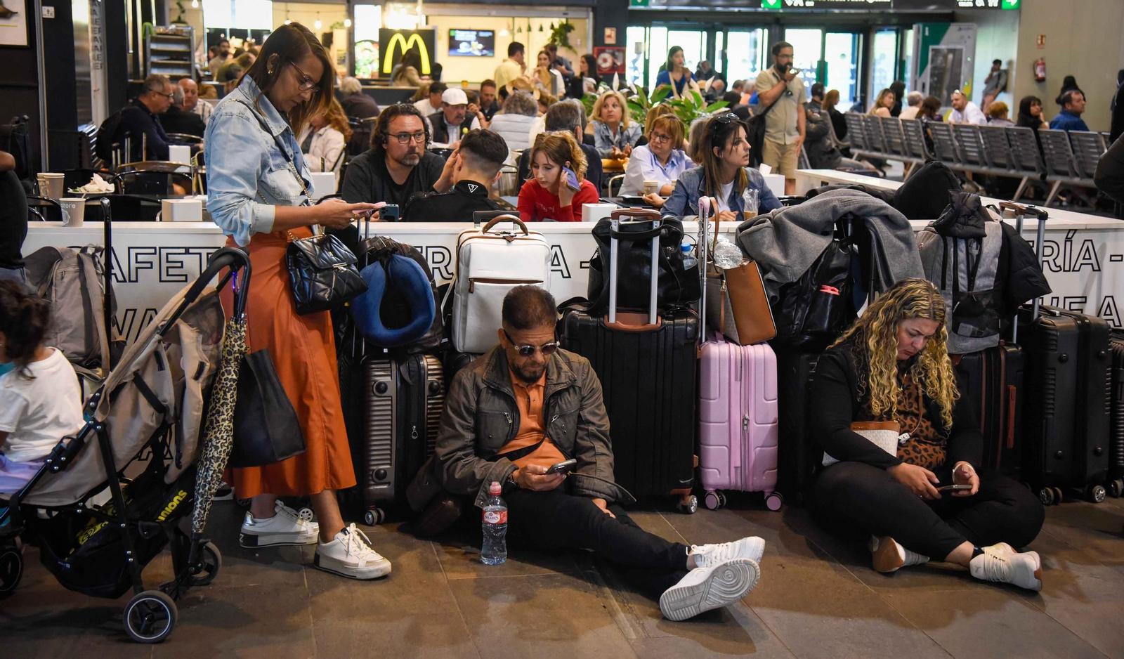 Caos en Santa Justa el día después del apagón
