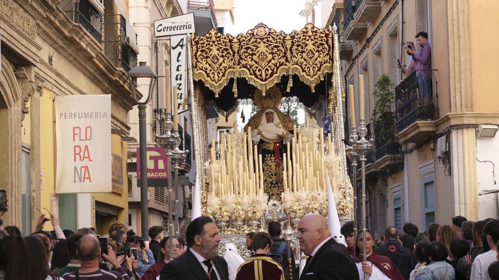 La procesión de la Santa Cena en Almería, en imágenes