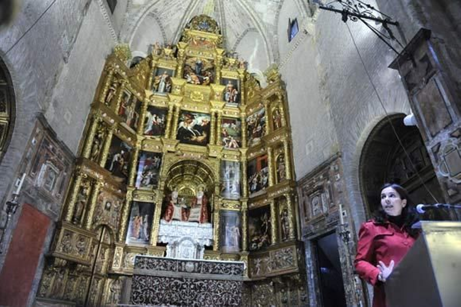 El Retablo Mayor de Santa Ana ya luce restaurado