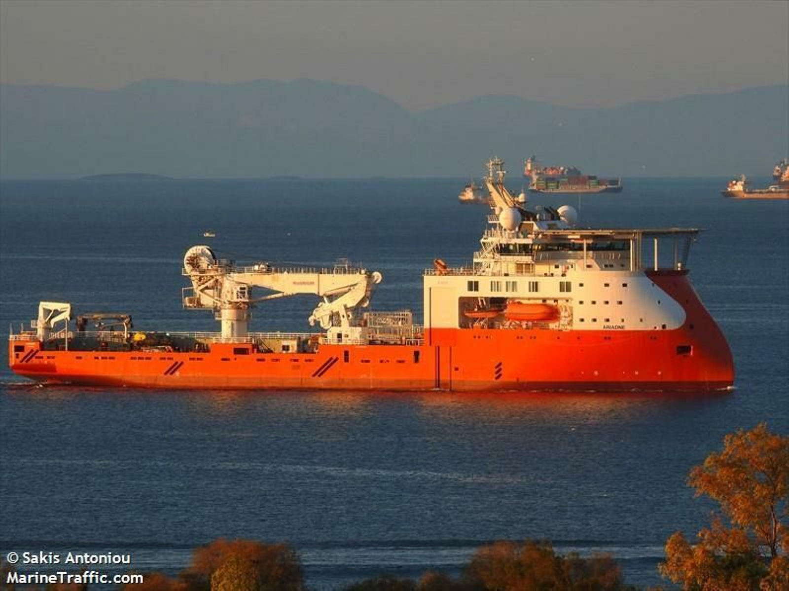 El cablero 'Ariadne', que se encuentra en la zona en la que se rompió el cable
