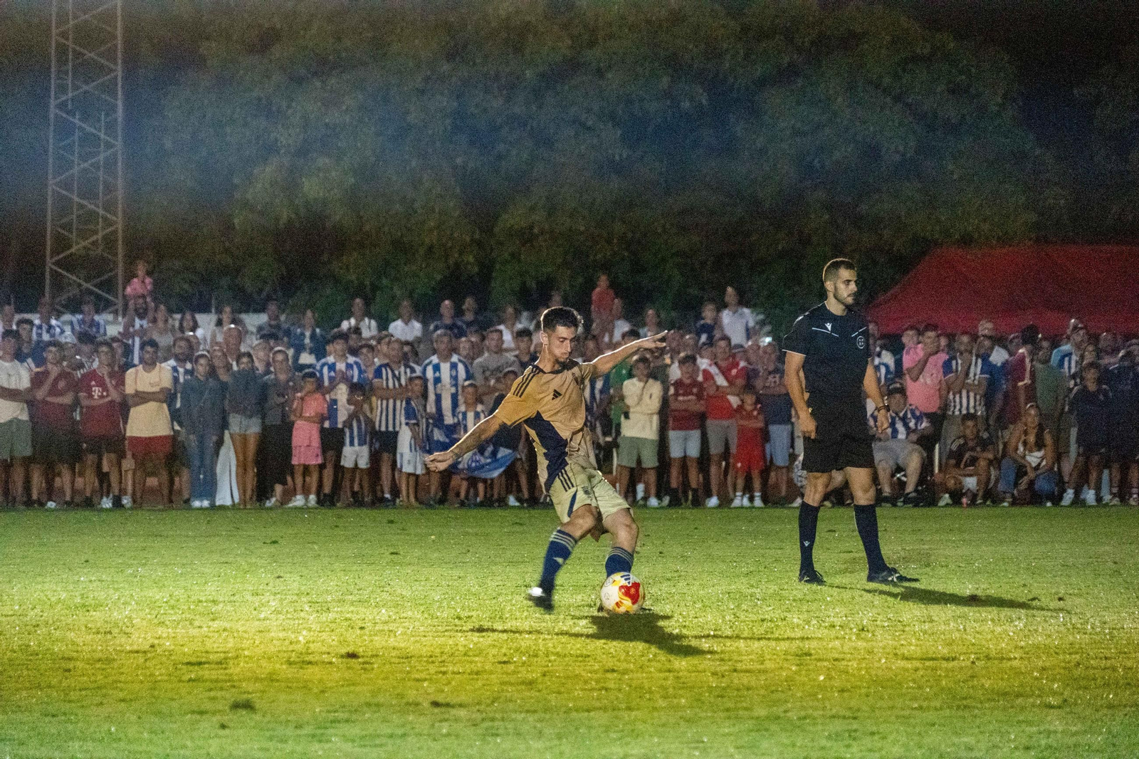 Imágenes del XXXIX Memorial Manuel González Rodríguez entre el Recreativo de Huelva - Sevilla Atlético
