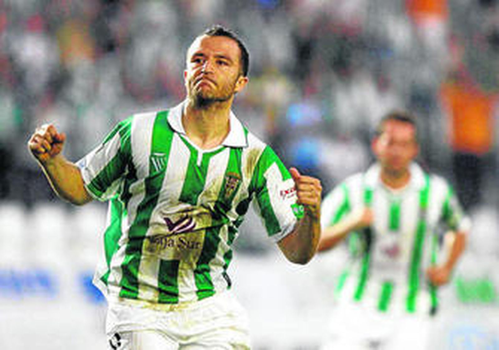 Pepe Díaz celebra el primer tanto del Córdoba ante el Huesca en El Arcángel.