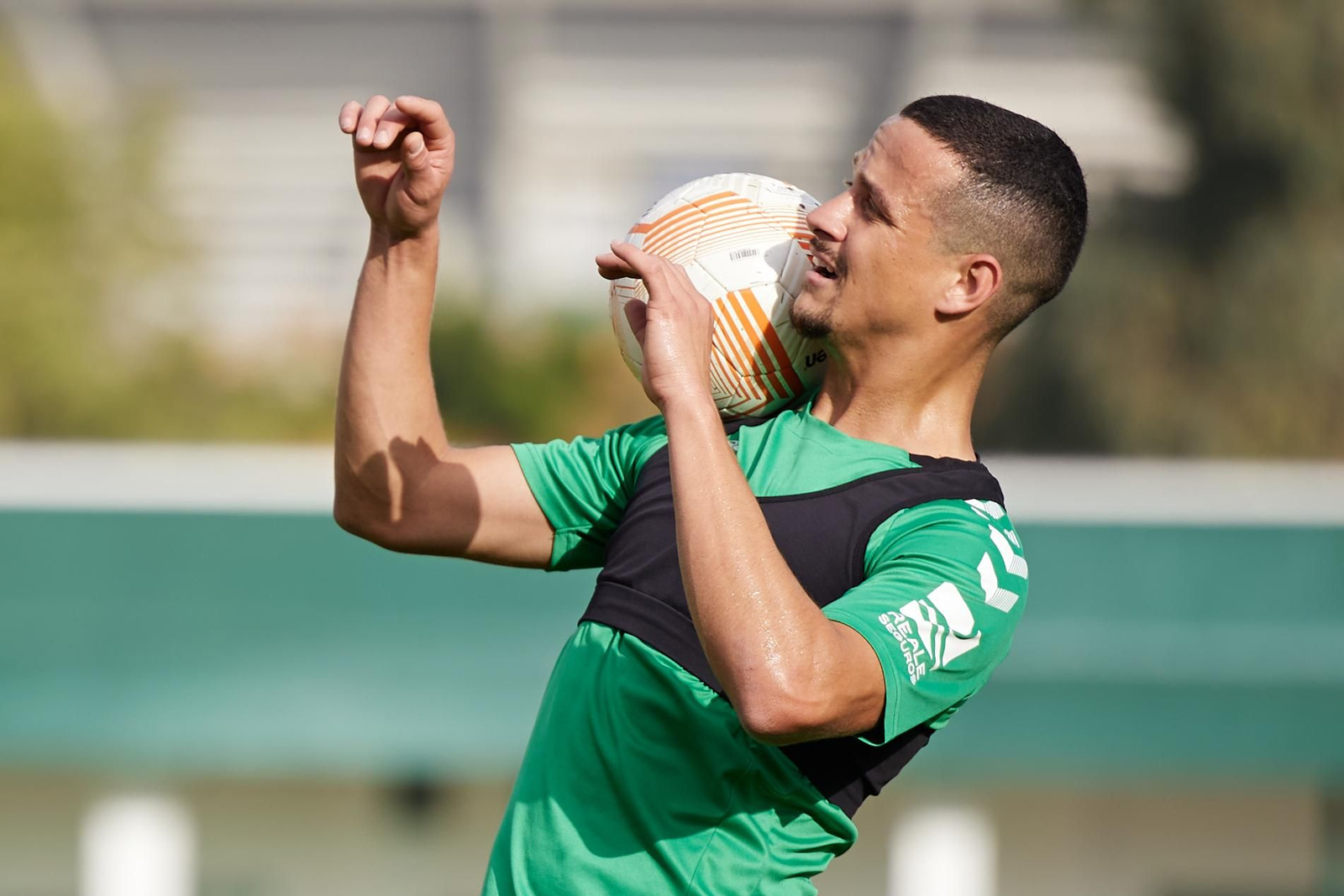 Luiz Enrique, en el primer entrenamiento del Betis tras las vacaciones por el parón por el Mundial.