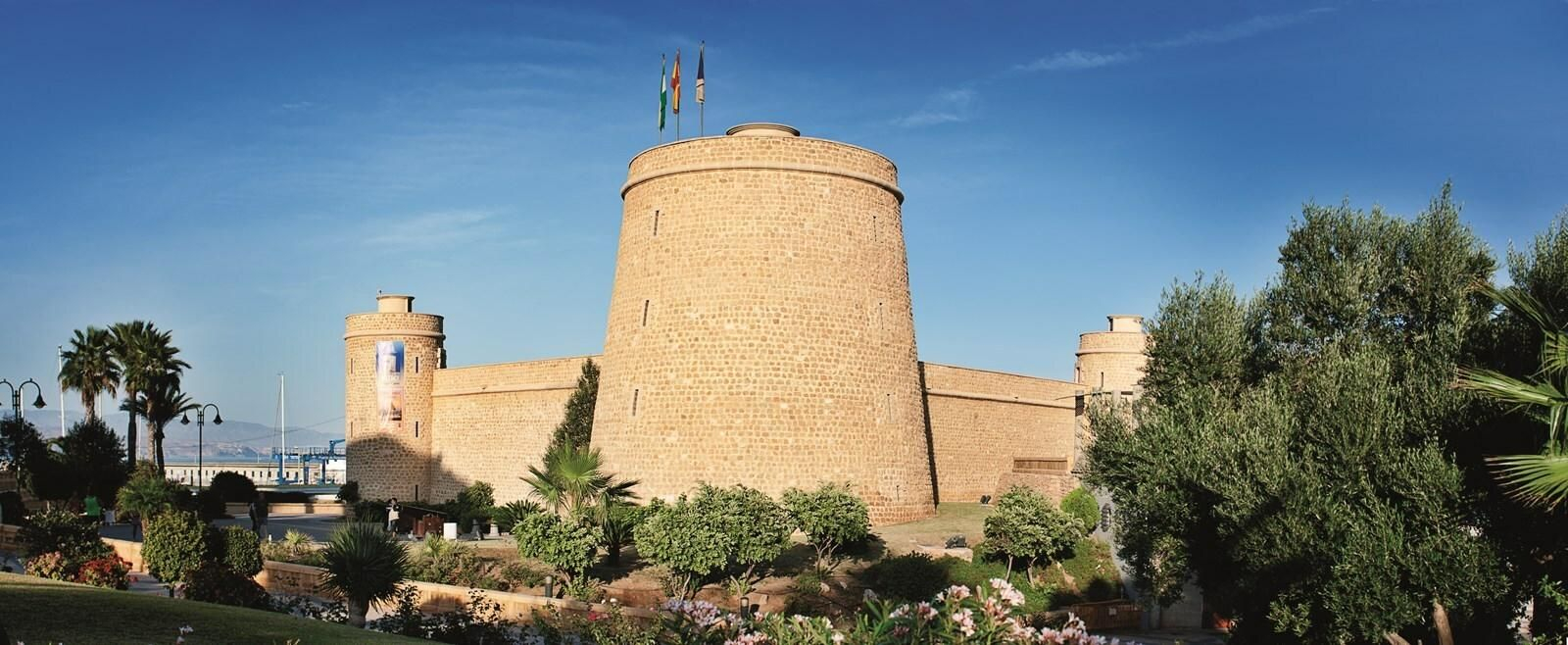 Vista exterior del Castillo de Santa Ana, sede del congreso.