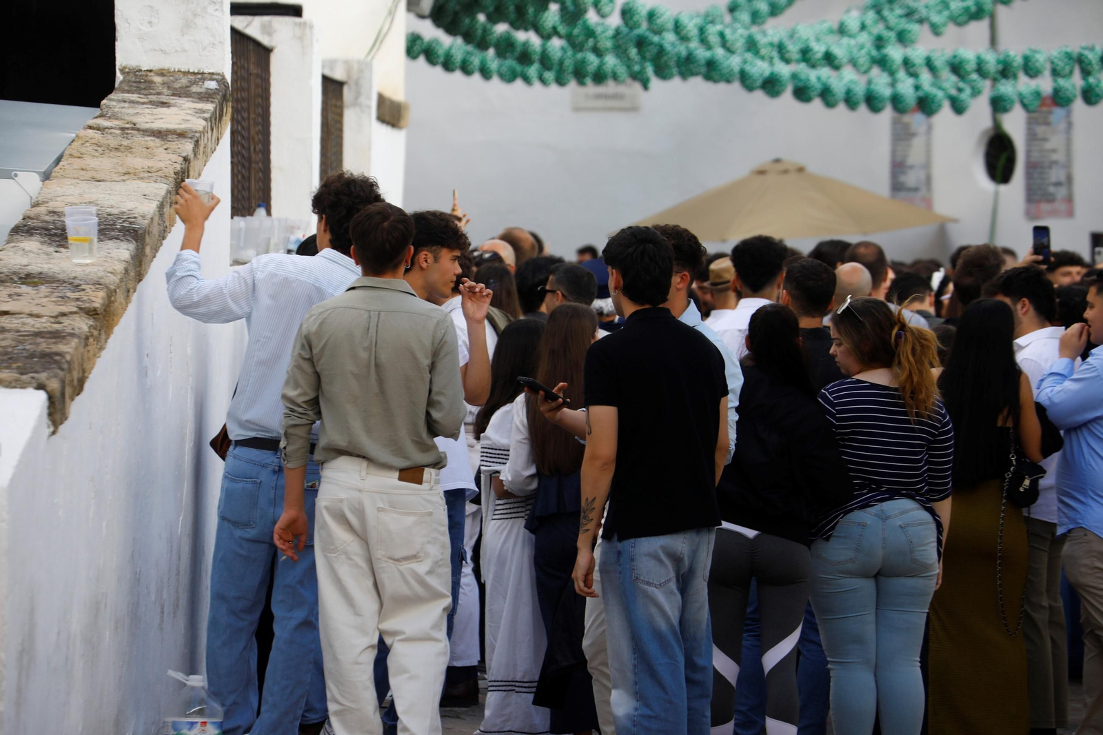 Las mejores fotos de unas Cruces de Córdoba abarrotadas para dar la bienvenida al fin de semana