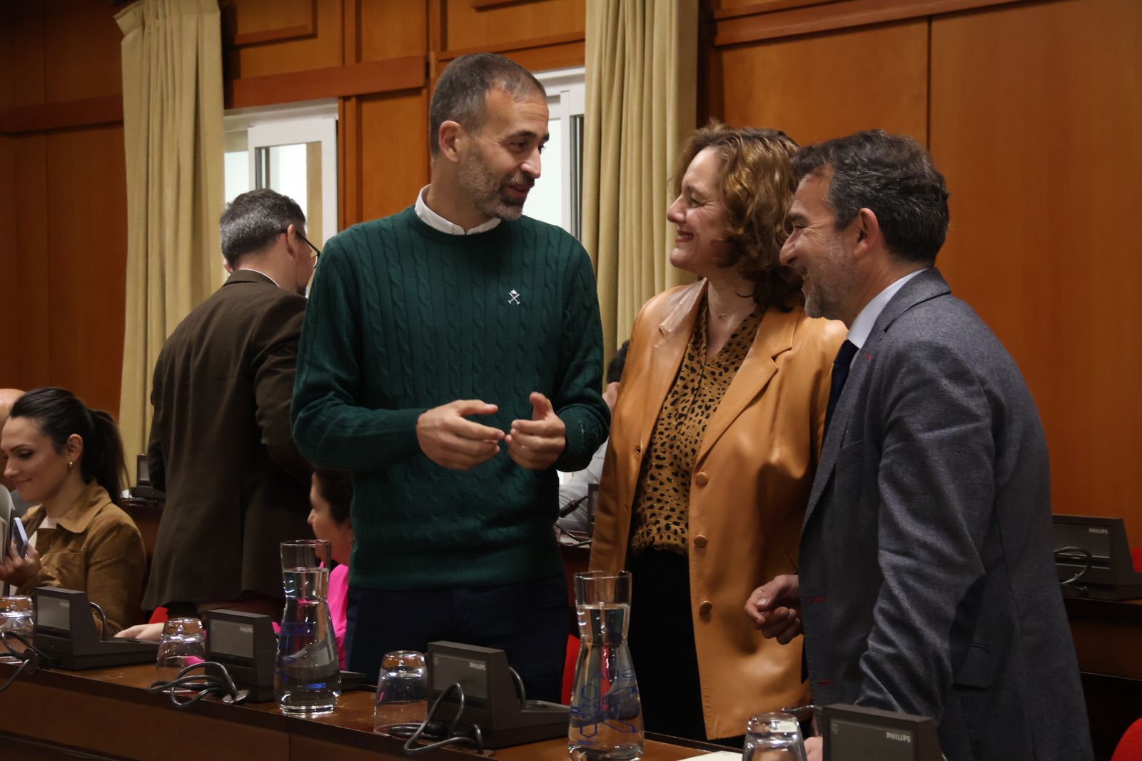 Ángel Ortiz, Isabel Bernal y Joaquín Dobladez, en el último pleno del Ayuntamiento de Córdoba.