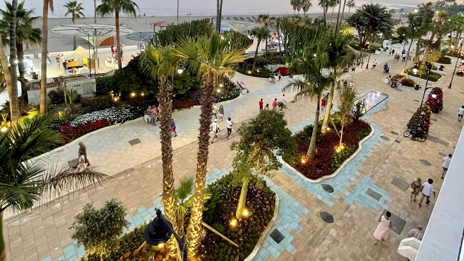 El bulevar peatonal de la avenida España, en Estepona.