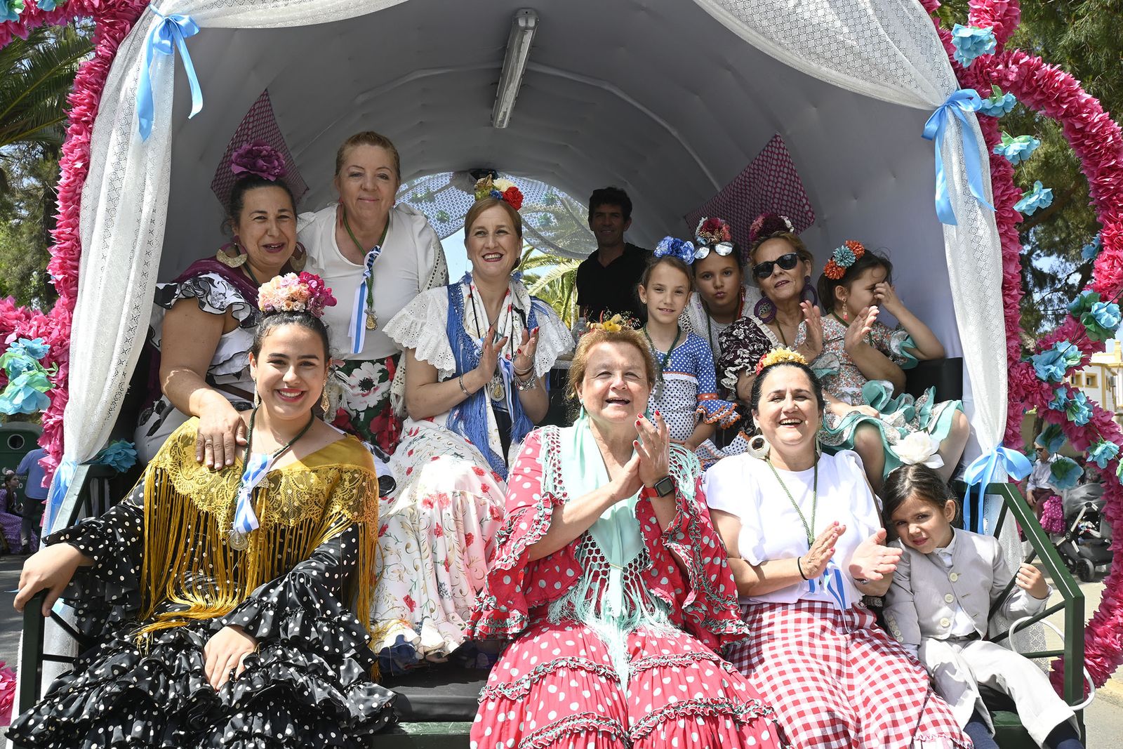Todos los rocieros de la comitiva de la Hermandad de Huelva, en imágenes